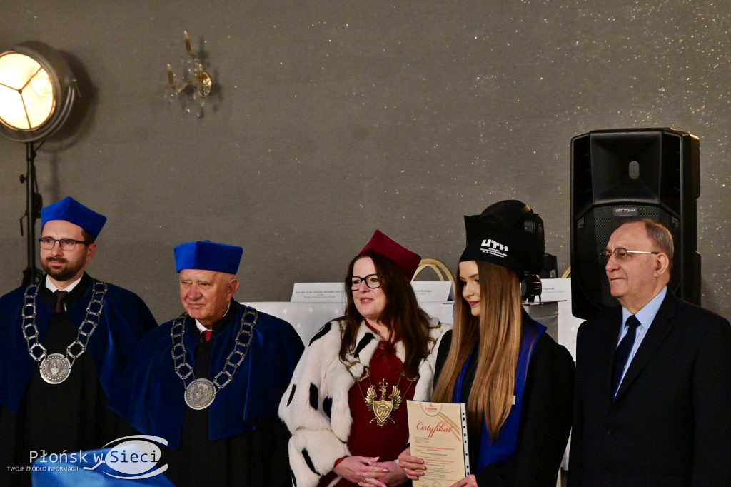 Uroczyście zakończyli rok akademicki