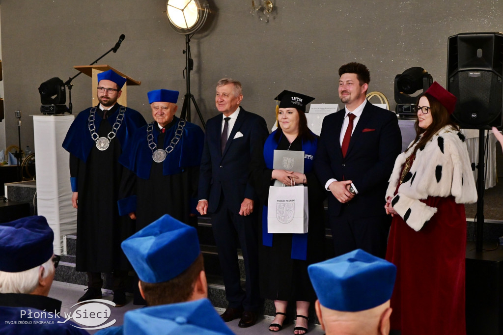 Uroczyście zakończyli rok akademicki
