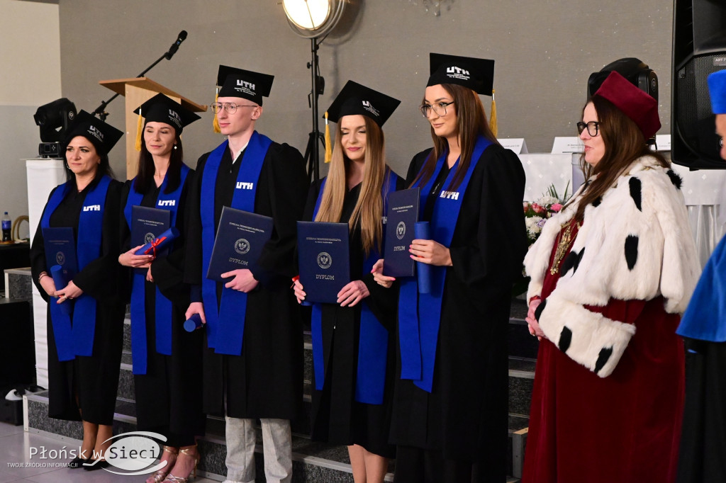 Uroczyście zakończyli rok akademicki