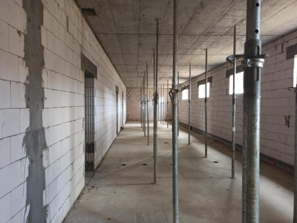 Na placu budowy płońskiego stadionu