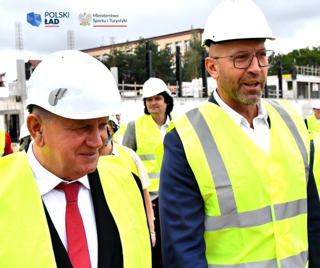 Na placu budowy płońskiego stadionu