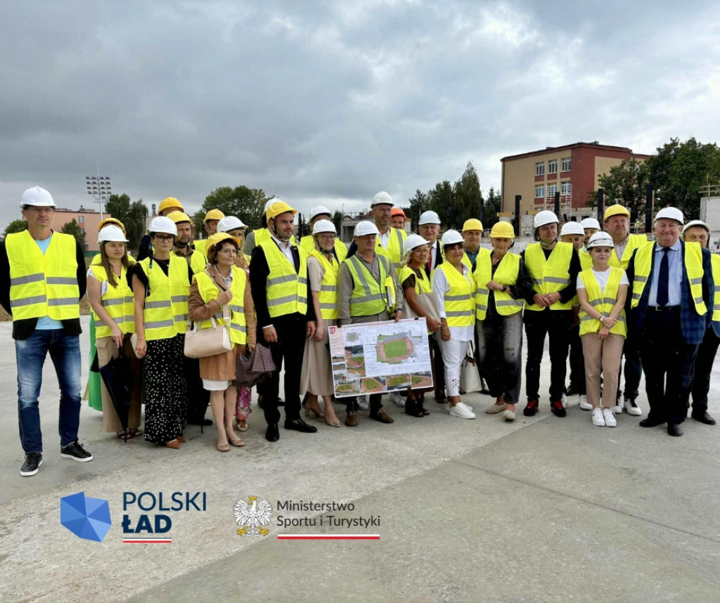 Na placu budowy płońskiego stadionu