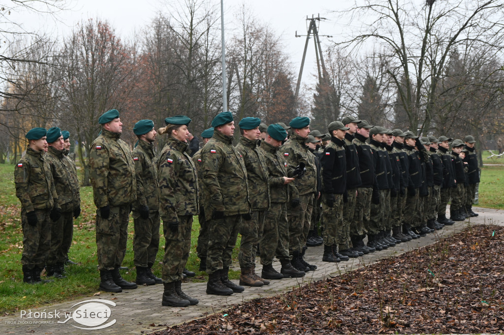 Płońszczanie świętowali przy pomniku marszałka