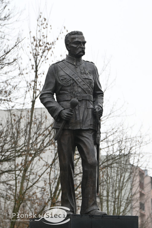 Płońszczanie świętowali przy pomniku marszałka