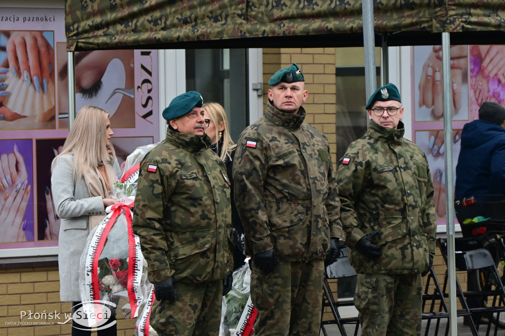 Płońszczanie świętowali przy pomniku marszałka