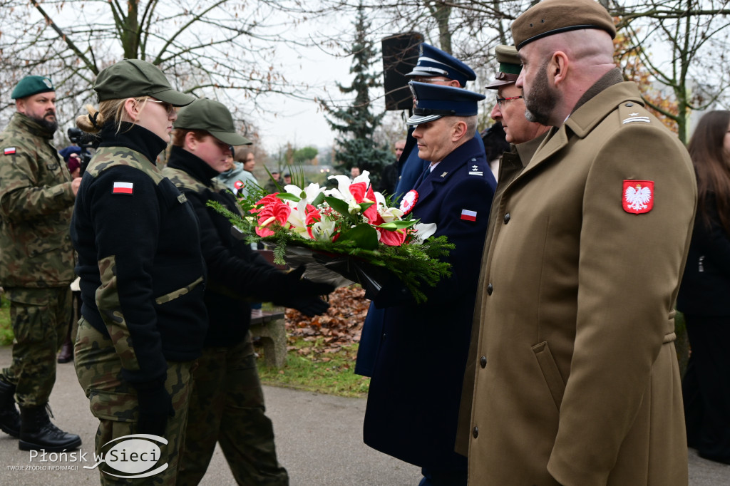 Płońszczanie świętowali przy pomniku marszałka