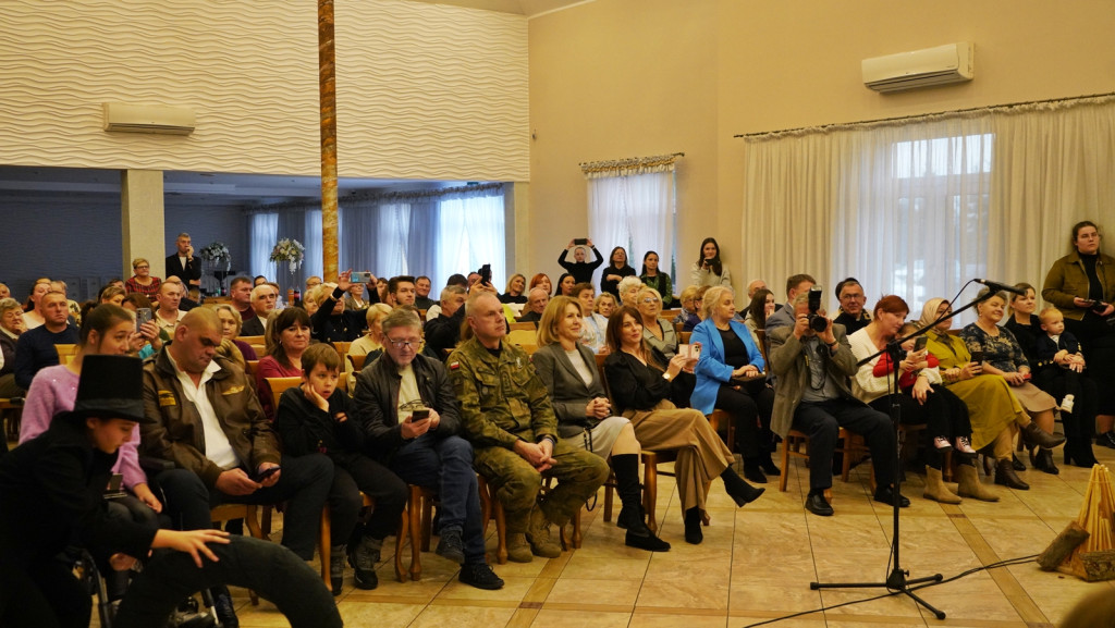 Międzypokoleniowy teatr