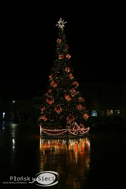 Udekorowany na święta Płońsk