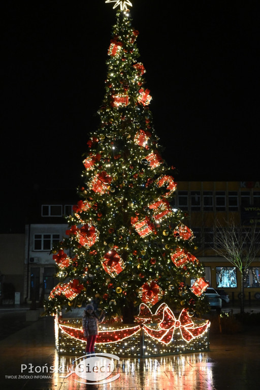 Udekorowany na święta Płońsk