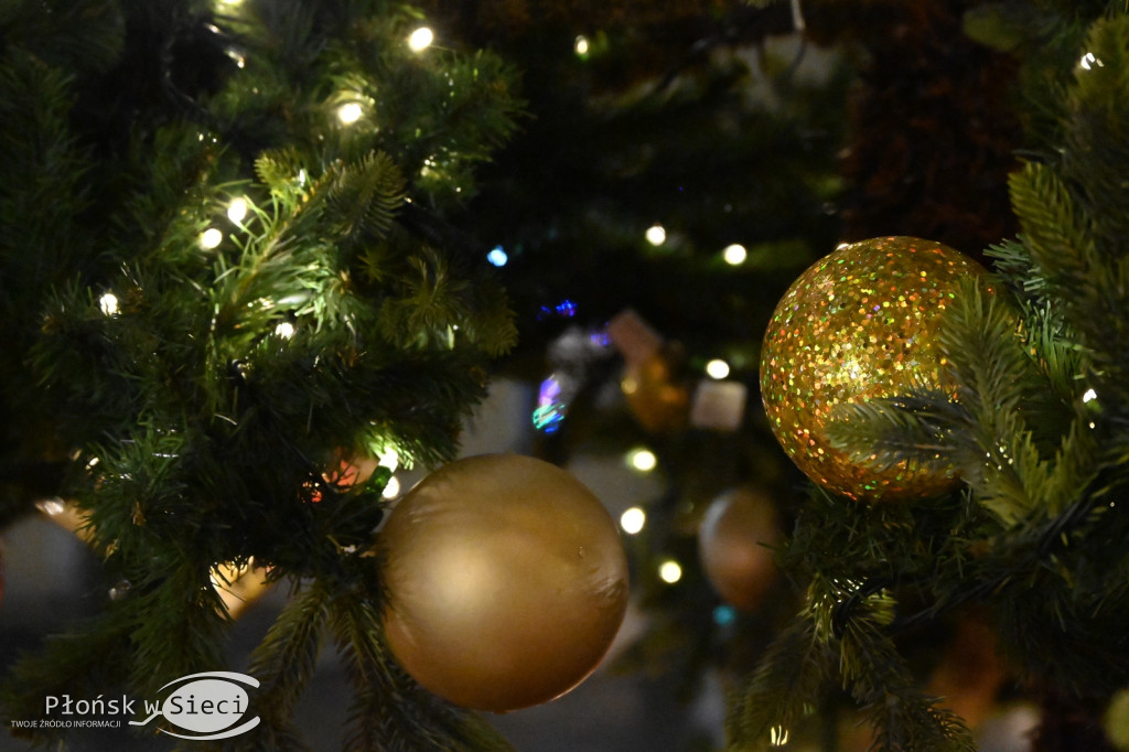 Udekorowany na święta Płońsk