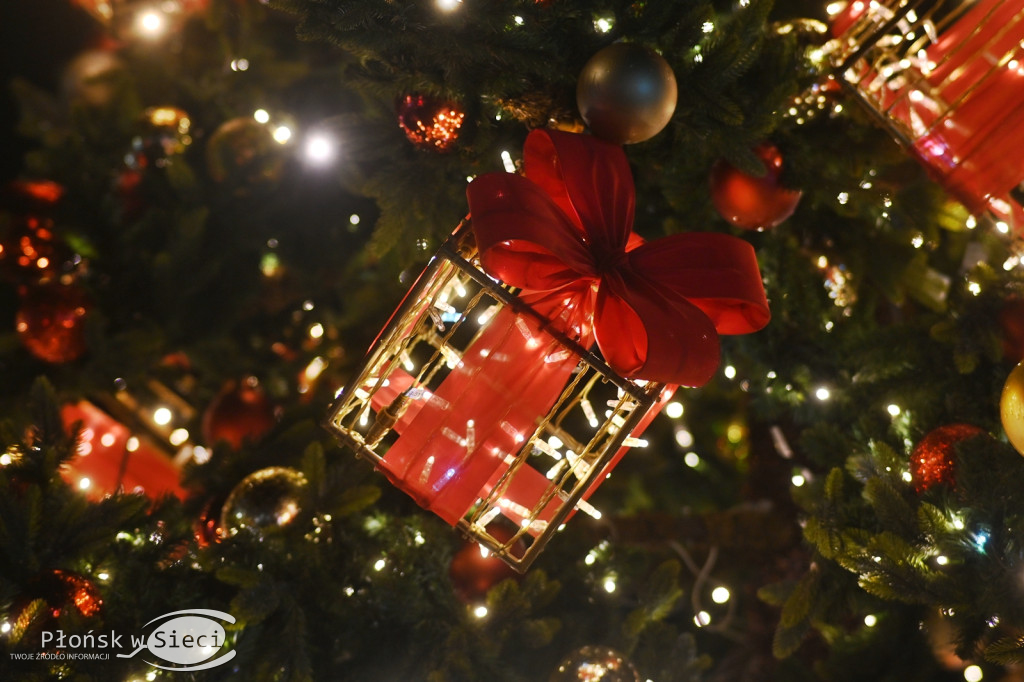 Udekorowany na święta Płońsk