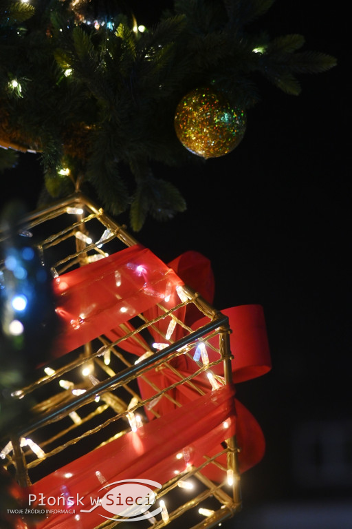 Udekorowany na święta Płońsk