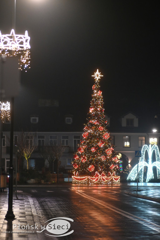 Udekorowany na święta Płońsk