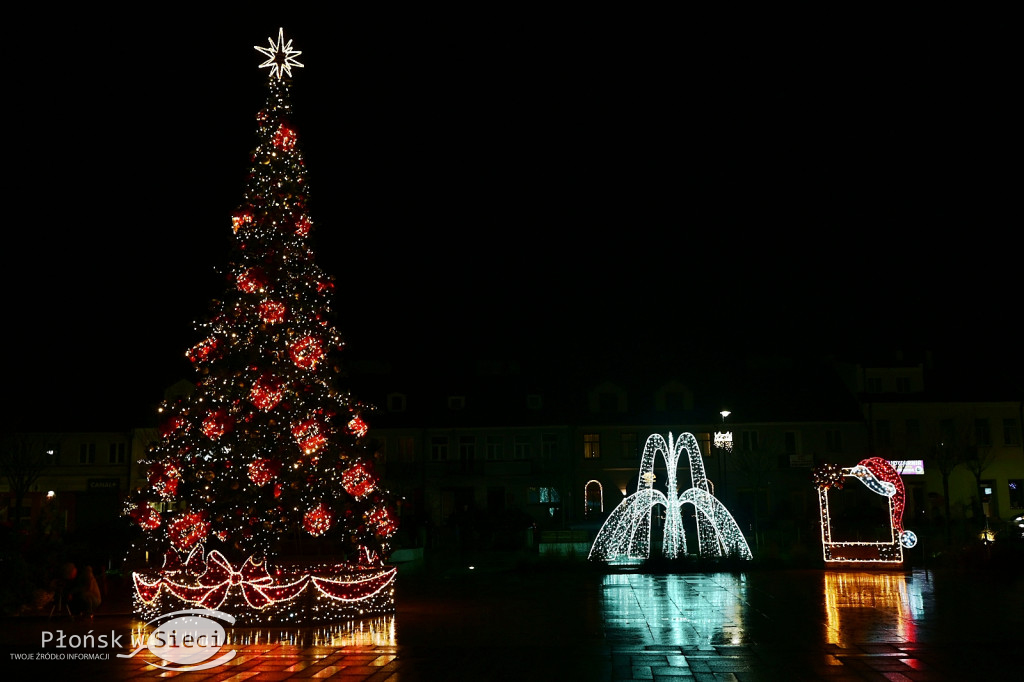 Udekorowany na święta Płońsk