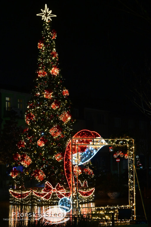 Udekorowany na święta Płońsk