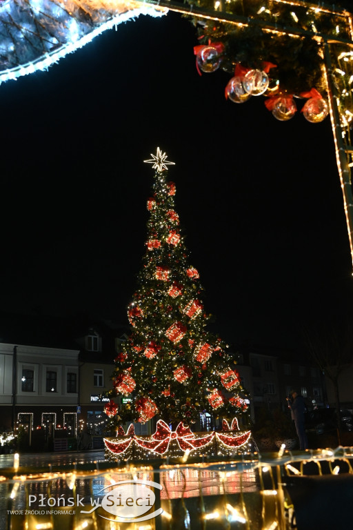 Udekorowany na święta Płońsk