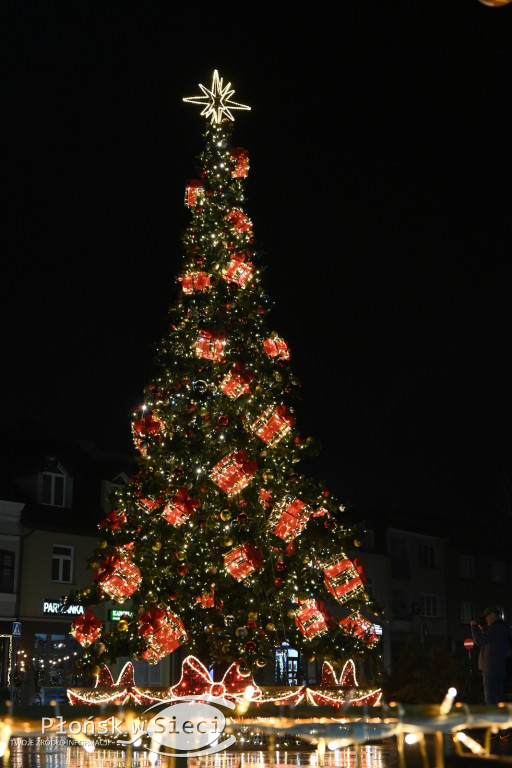 Udekorowany na święta Płońsk