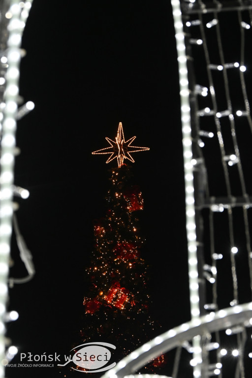 Udekorowany na święta Płońsk