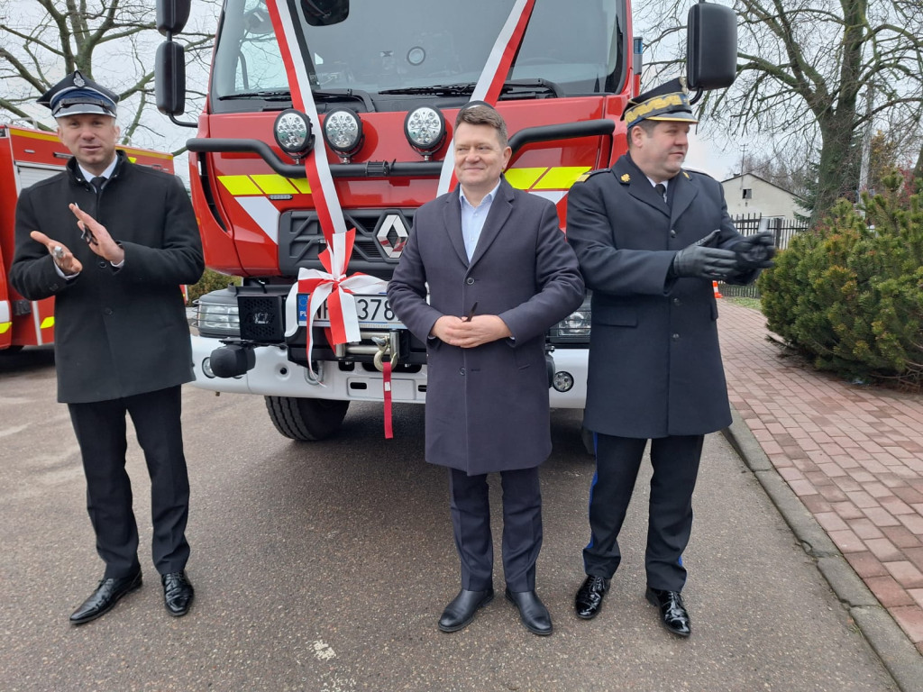 Nowy wóz ratowniczo-gaśniczy dla OSP Nowe Wrońska