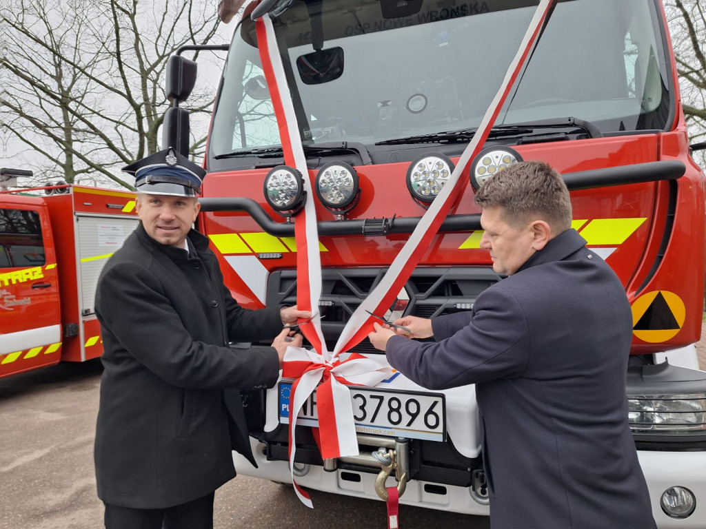 Nowy wóz ratowniczo-gaśniczy dla OSP Nowe Wrońska