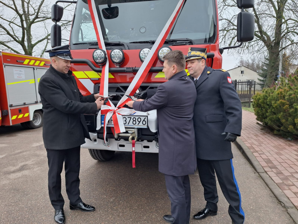 Nowy wóz ratowniczo-gaśniczy dla OSP Nowe Wrońska