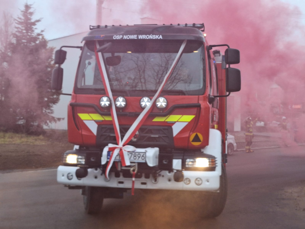 Nowy wóz ratowniczo-gaśniczy dla OSP Nowe Wrońska