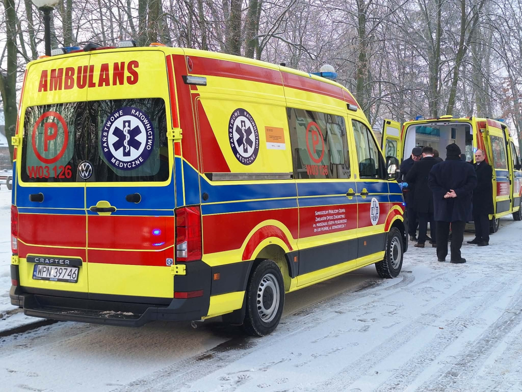 Nowe karetki i sprzęt dla płońskiego szpitala
