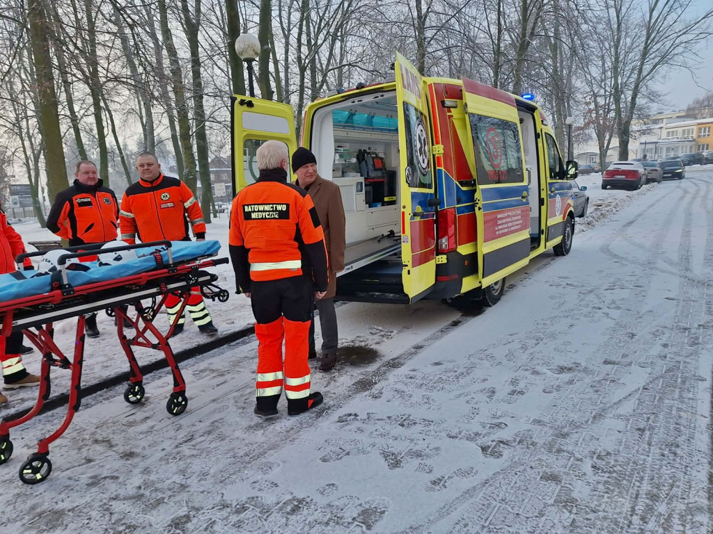 Nowe karetki i sprzęt dla płońskiego szpitala