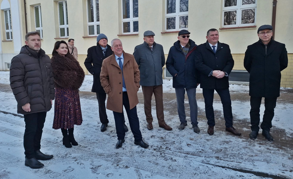 Nowe karetki i sprzęt dla płońskiego szpitala