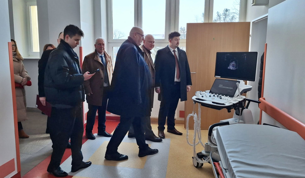 Nowe karetki i sprzęt dla płońskiego szpitala