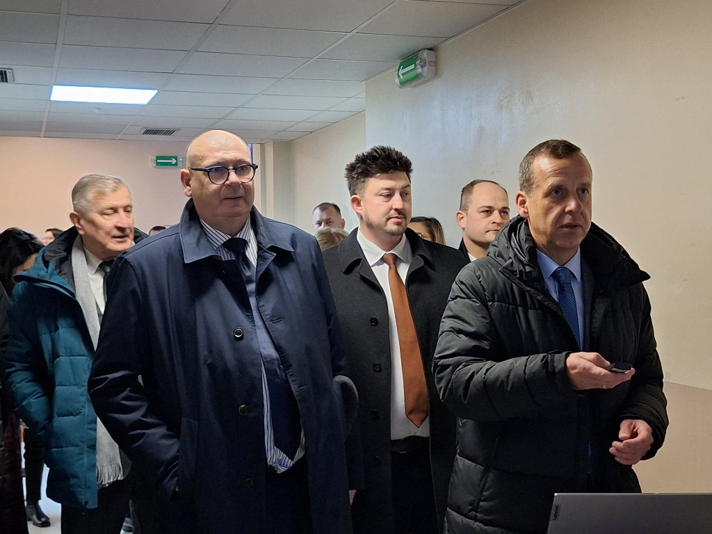 Nowe karetki i sprzęt dla płońskiego szpitala