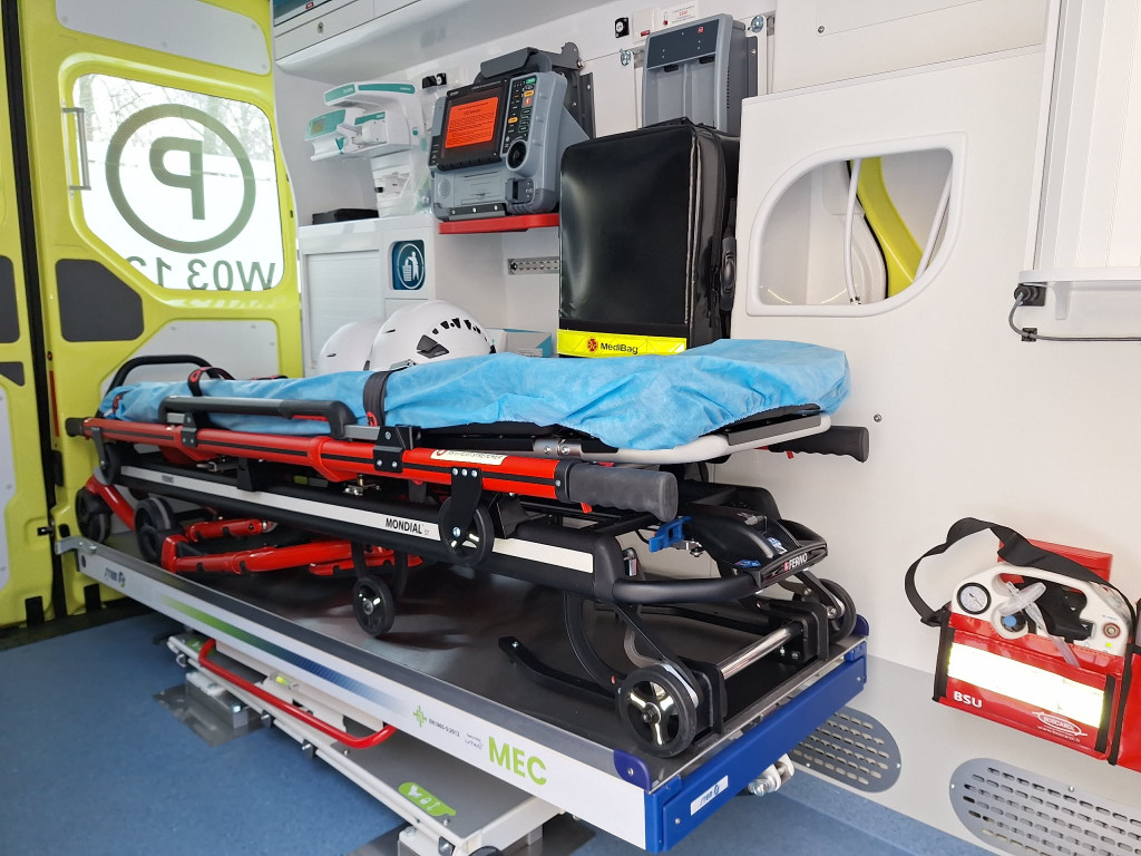 Nowe karetki i sprzęt dla płońskiego szpitala