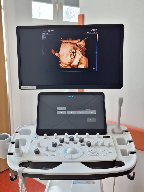 Nowe karetki i sprzęt dla płońskiego szpitala