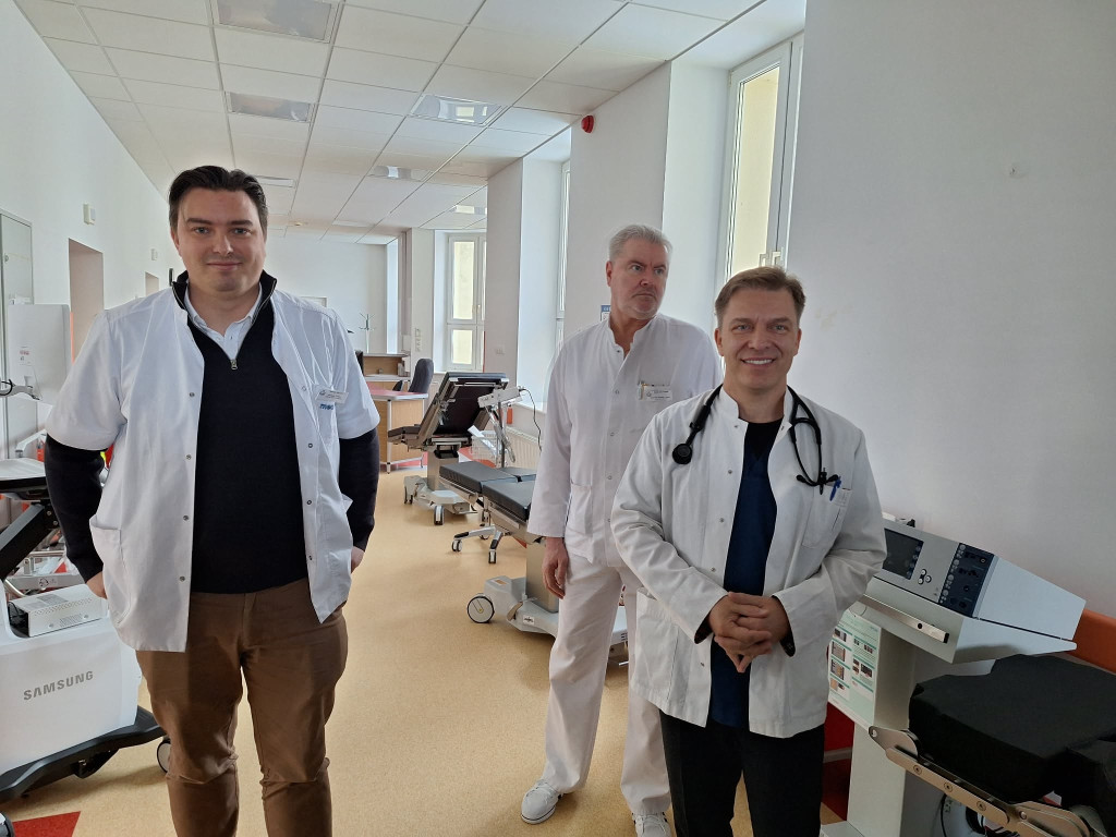 Nowe karetki i sprzęt dla płońskiego szpitala