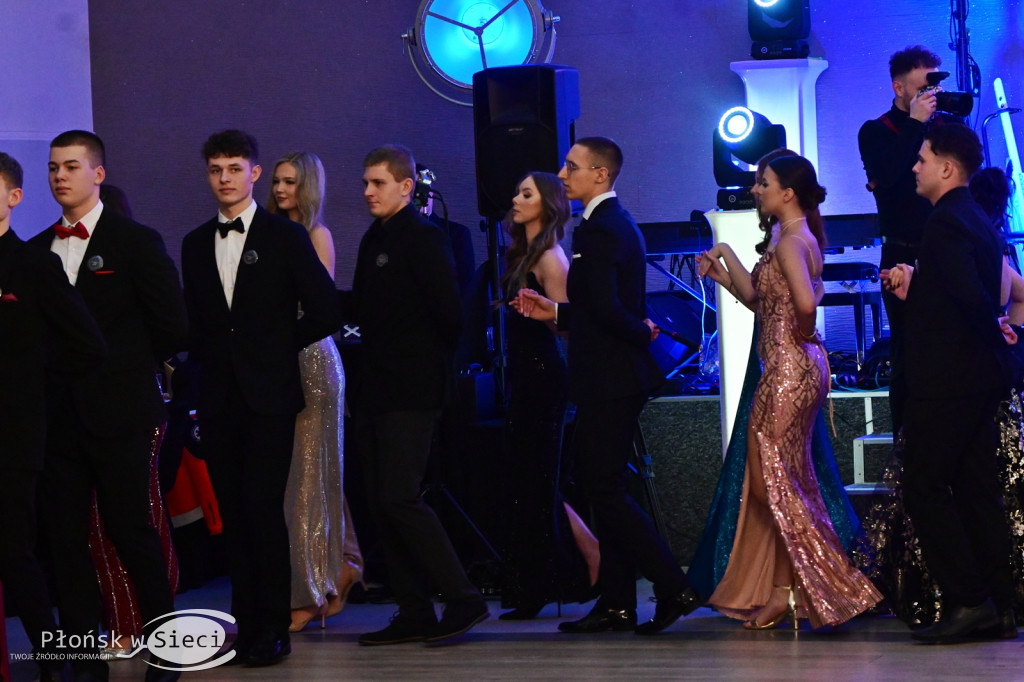 Studniówkowy bal maturzystów z Rutek