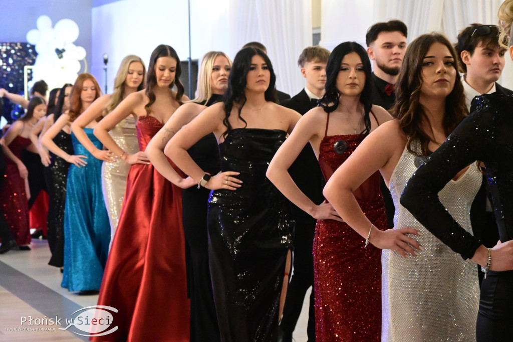 Studniówkowy bal maturzystów z Rutek