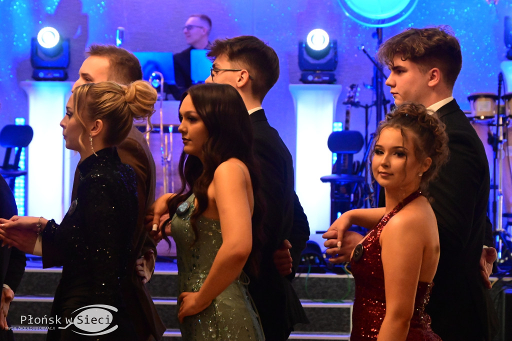 Studniówkowy bal maturzystów z Rutek