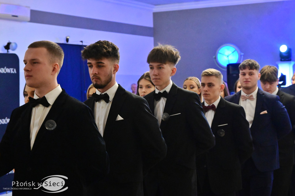 Studniówkowy bal maturzystów z Rutek