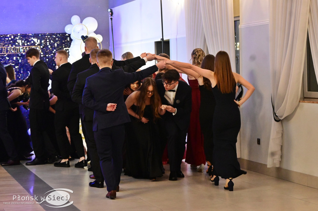 Studniówkowy bal maturzystów z Rutek