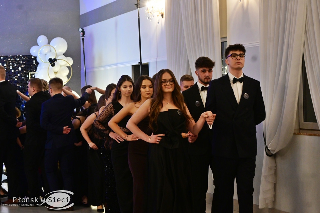 Studniówkowy bal maturzystów z Rutek