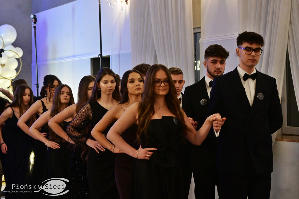 Studniówkowy bal maturzystów z Rutek