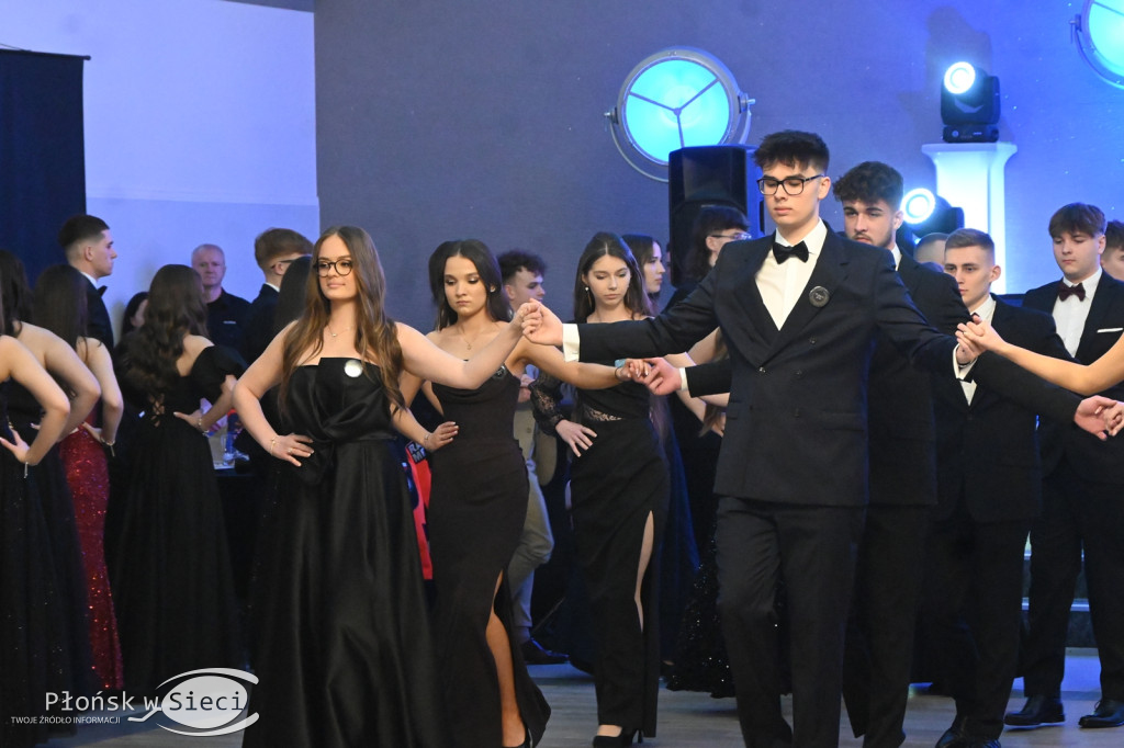 Studniówkowy bal maturzystów z Rutek