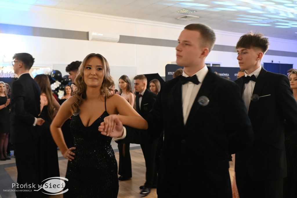 Studniówkowy bal maturzystów z Rutek