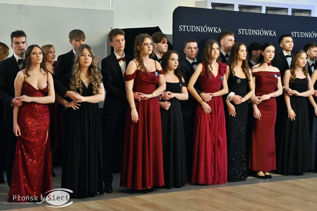 Studniówkowy bal maturzystów z Rutek