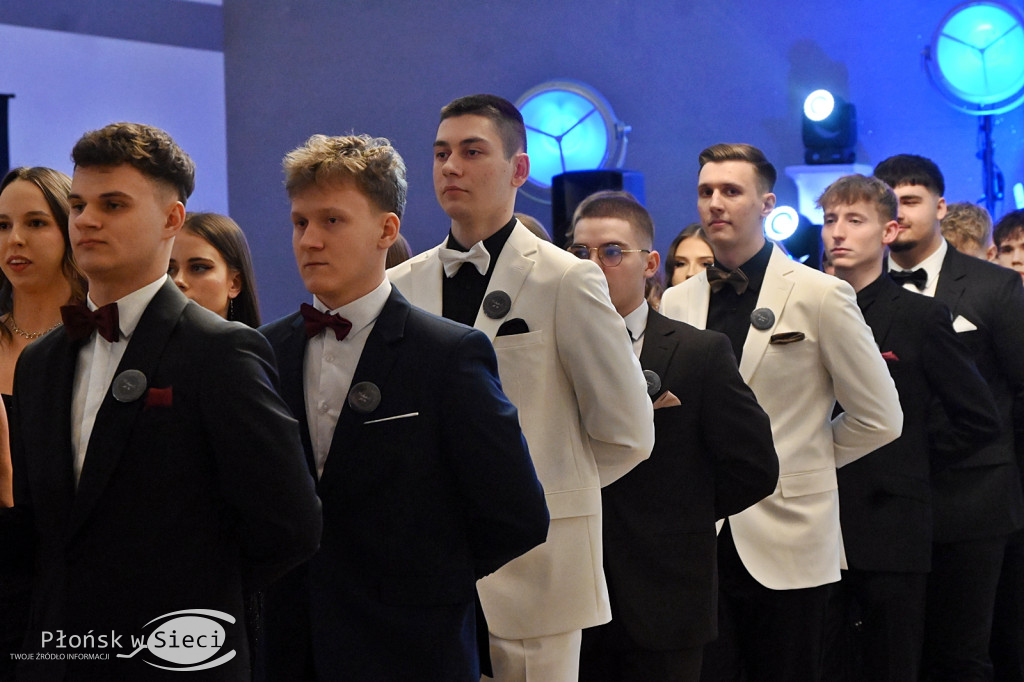 Studniówkowy bal maturzystów z Rutek