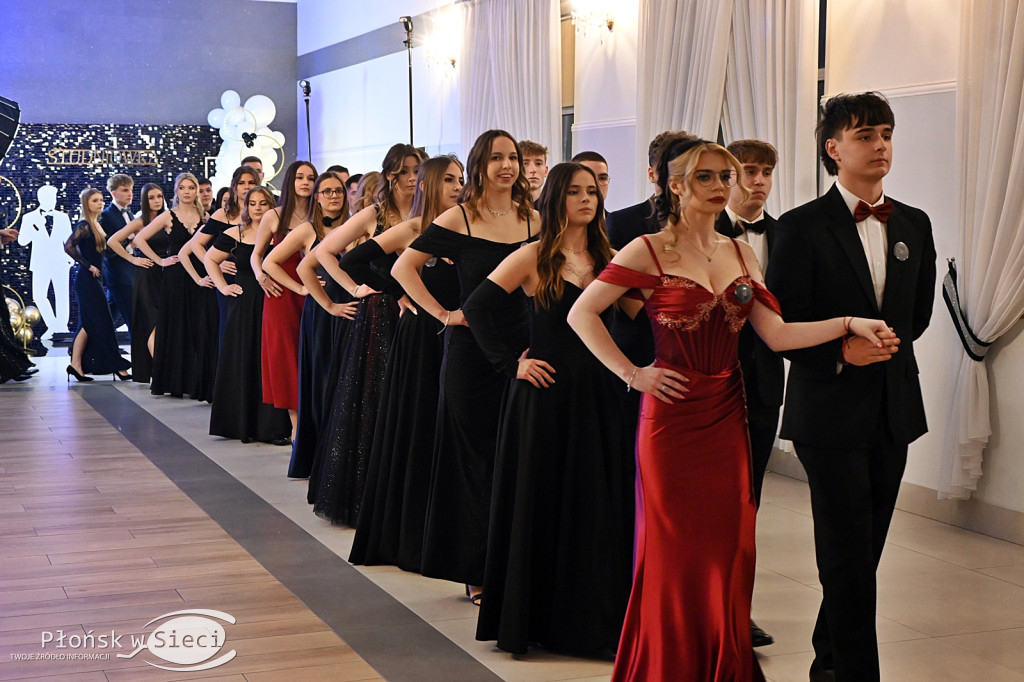 Studniówkowy bal maturzystów z Rutek