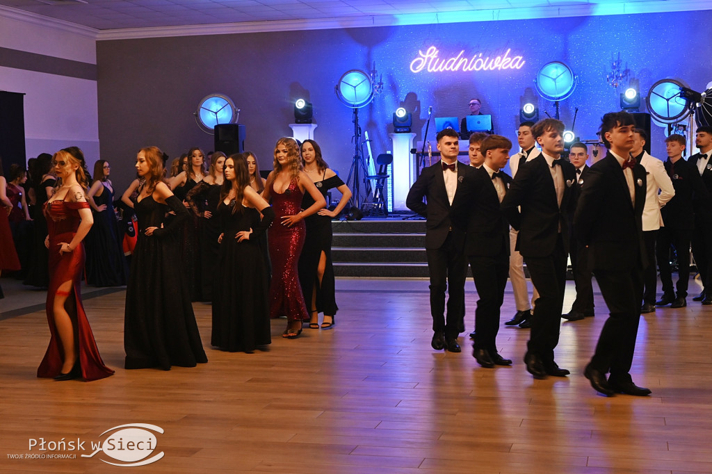 Studniówkowy bal maturzystów z Rutek
