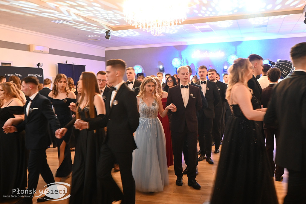 Studniówkowy bal maturzystów z Rutek