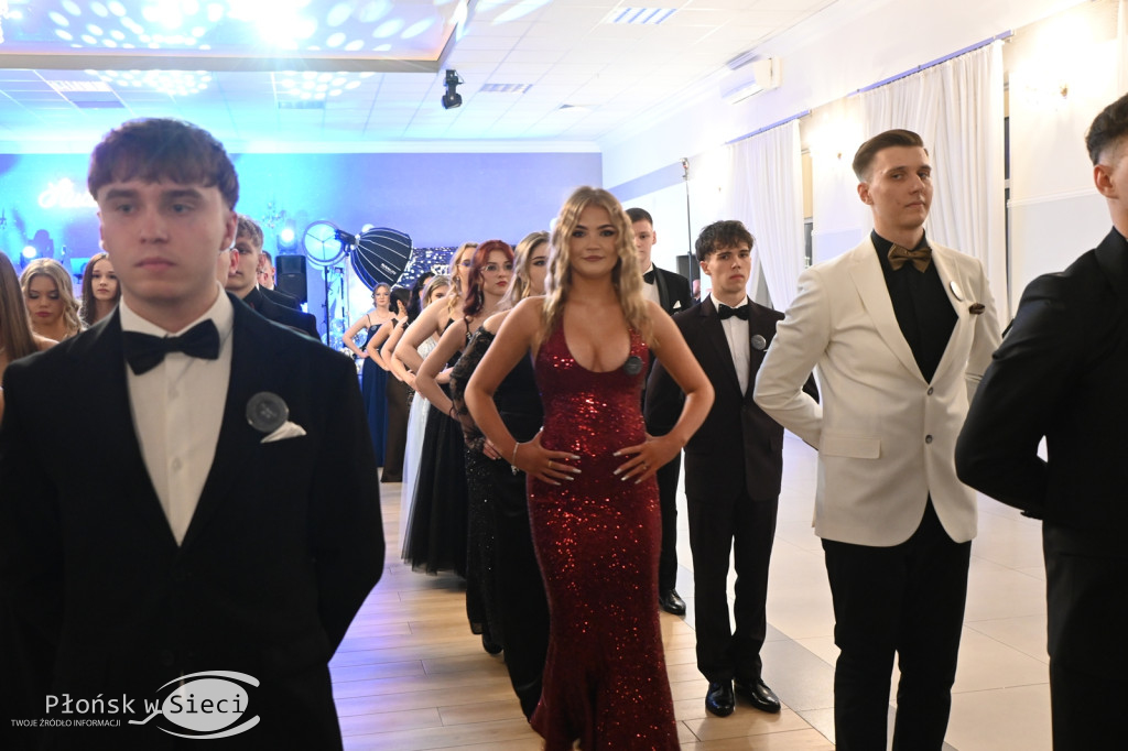 Studniówkowy bal maturzystów z Rutek