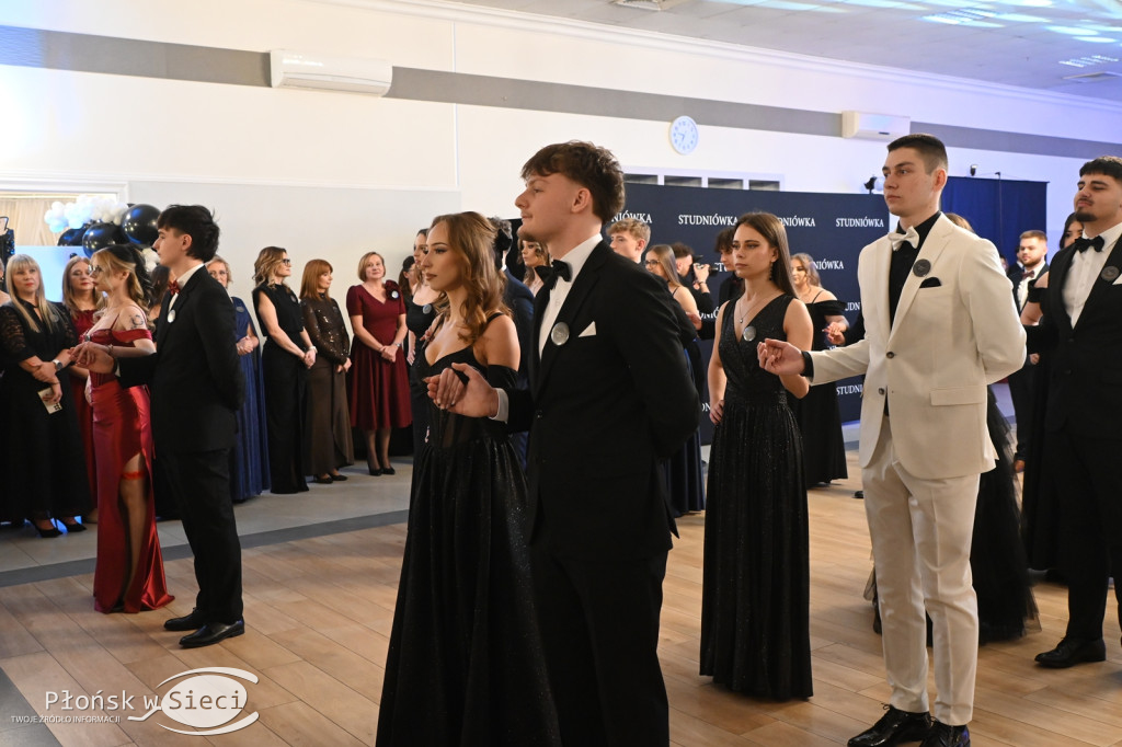 Studniówkowy bal maturzystów z Rutek